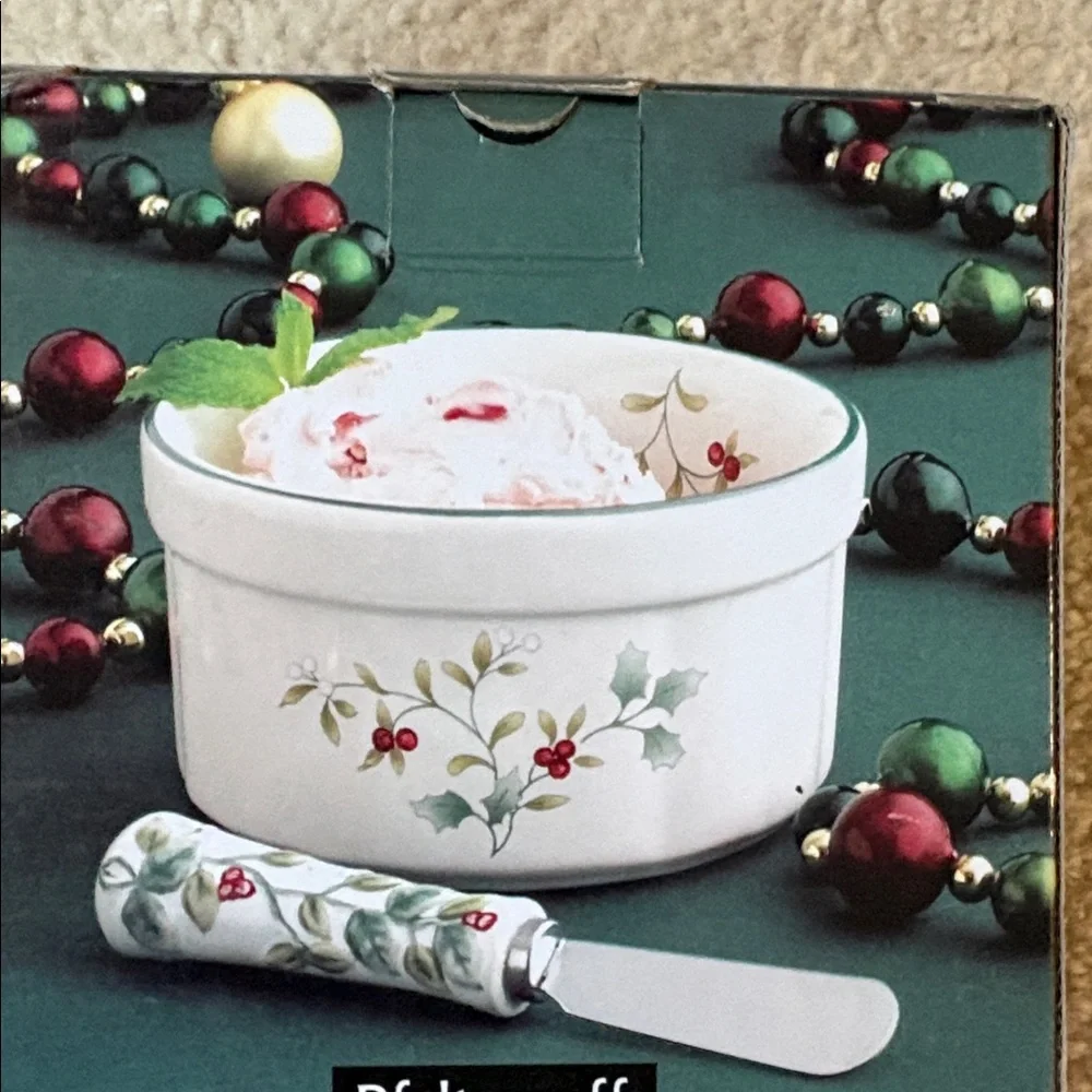 NWOT Pfaltzgraff Winterberry Holiday Serveware Set Bundle - Picture 6 of 7